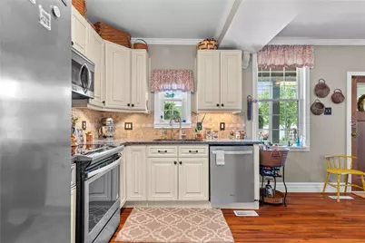 115 W Grandview Avenue, Zelienople, PA 16063 - Photo 6