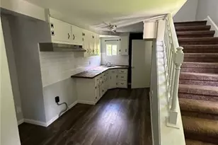 717 Clarion St, Bridgewater, PA 15009 - Photo 2