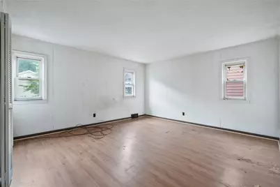 525 Larimer Ave, Turtle Creek, PA 15145 - Photo 16