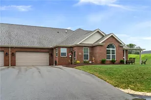 1053 Carriage Ln, Clinton Township, PA 16056 - Photo 2