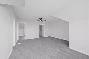 1032 Haslage Ave, Spring Hill, PA 15212 - Photo 4