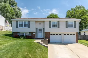 214 Winslow Dr, Oakdale, PA 15071 - Photo 1