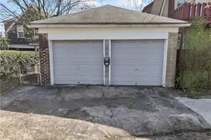 2006 Locust St, Pittsburgh, PA 15218 - Photo 4