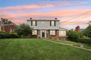 4861 Flamingo Dr, Pittsburgh, PA 15236 - Photo 1