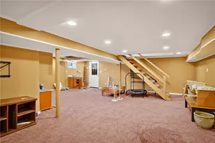 29 Barton Dr, Pittsburgh, PA 15221 - Photo 18