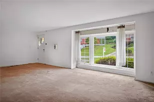 29 Barton Dr, Pittsburgh, PA 15221 - Photo 12