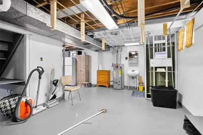 423 Victoria Street, Washington Township, PA 15012 - Photo 32