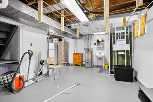 423 Victoria St, Washington Township, PA 15012 - Photo 32