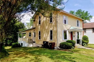 337 Jackson St, Grove City Boro, PA 16127 - Photo 1