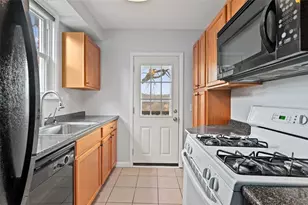 2082 Walton Ave, Pittsburgh, PA 15210 - Photo 10