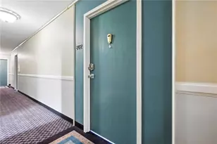 128 N Craig St, Pittsburgh, PA 15213 - Photo 2