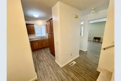 104 Fruit Ave, Farrell, PA 16121 - Photo 6