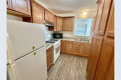 104 Fruit Ave, Farrell, PA 16121 - Photo 8