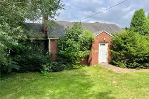 714 Pershing St, Ellwood City, PA 16117 - Photo 1