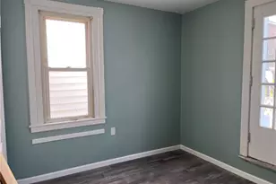 226 S 5th St, Jeannette, PA 15644 - Photo 6