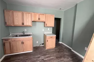 226 S 5th St, Jeannette, PA 15644 - Photo 8