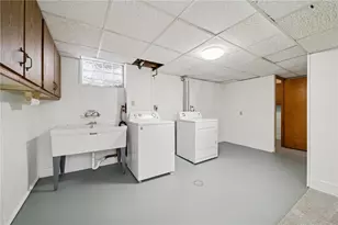 820 Maplewood Dr, Pittsburgh, PA 15234 - Photo 18