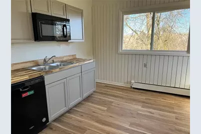 305 Moore Ave, Pittsburgh, PA 15210 - Photo 10