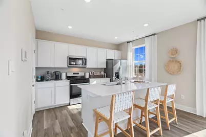 1020 Lindsay Road, Scott Township, PA 15106 - Photo 6