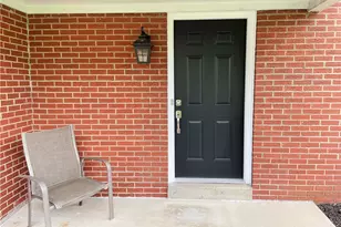 208 Mccartney Dr, Moon/Crescent Twp, PA 15108 - Photo 2