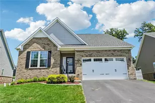 159 Piatt Estates Dr, Chartiers, PA 15301 - Photo 1