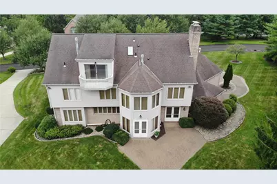 2644 Carriage House Dr, Hampton, PA 15101 - Photo 2