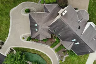 2644 Carriage House Dr, Hampton, PA 15101 - Photo 4