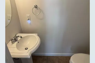 523 E Vanderbilt Ct, Adams Township, PA 16046 - Photo 12