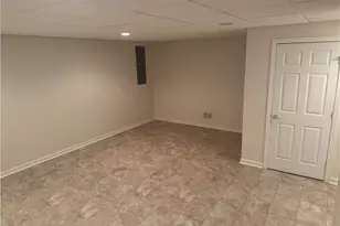 523 E Vanderbilt Ct, Adams Township, PA 16046 - Photo 36