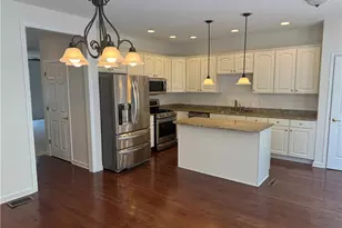 523 E Vanderbilt Ct, Adams Township, PA 16046 - Photo 14