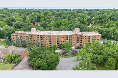 1500 Cochran Rd #908, Scott Township, PA 15243 - Photo 1