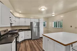 932 Dixon Ave, North Versailles, PA 15137 - Photo 10