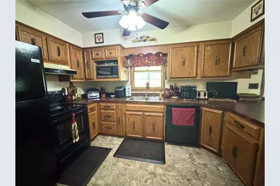 2935 Glenda Drive, Scott Township, PA 16101 - Photo 10