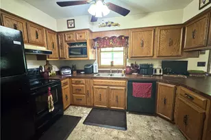 2935 Glenda Dr, Scott Township, PA 16101 - Photo 10