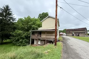 527 Sugar Ln, Clarksville, PA 15322 - Photo 4