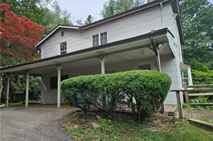 451 Buttermilk Hollow Rd, North Huntingdon, PA 15642 - Photo 2