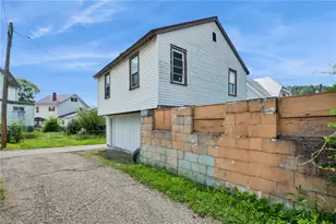 715 1/2 Armstrong, Apollo Boro, PA 15613 - Photo 2