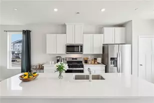 171 Sweetwater Dr, Moon/Crescent Twp, PA 15108 - Photo 8