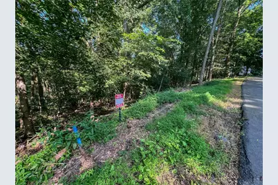 113 Lakewood Dr, Center Township, PA 16001 - Photo 4