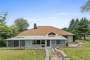 205 Veneze Dr, Robinson Twp, PA 15205 - Photo 28