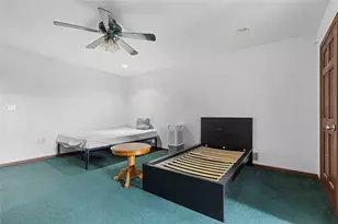 205 Veneze Dr, Robinson Twp, PA 15205 - Photo 18