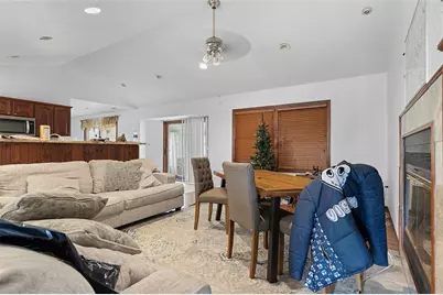 205 Veneze Dr, Robinson Twp, PA 15205 - Photo 10