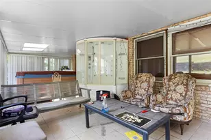 205 Veneze Dr, Robinson Twp, PA 15205 - Photo 16