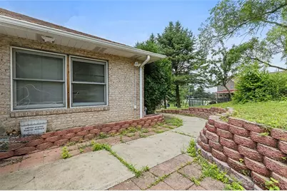 205 Veneze Dr, Robinson Twp, PA 15205 - Photo 30