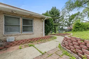 205 Veneze Dr, Robinson Twp, PA 15205 - Photo 30