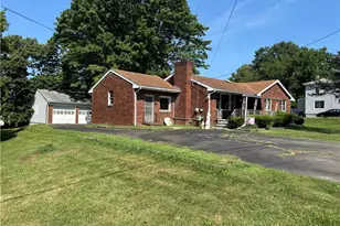 1109 Roosevelt St, Shenango Township, PA 16101 - Photo 1