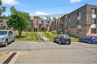 631 Forest Green Dr, Moon/Crescent Twp, PA 15108 - Photo 4