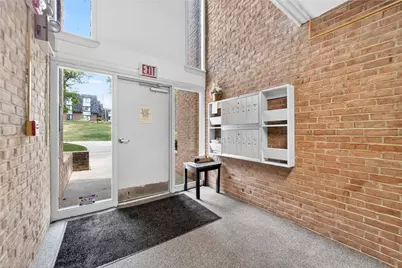 631 Forest Green Dr, Moon/Crescent Twp, PA 15108 - Photo 6