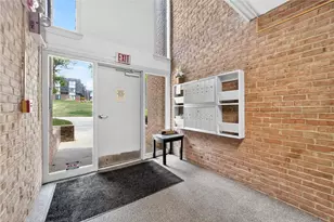 631 Forest Green Dr, Moon/Crescent Twp, PA 15108 - Photo 6