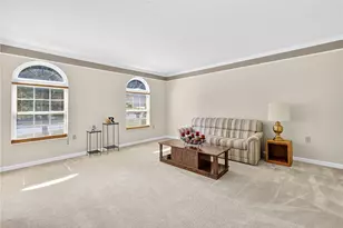 1514 Laurel Ridge Dr, Moon/Crescent Twp, PA 15046 - Photo 4
